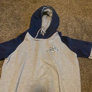 Barefoot Bar Hoodie. Size Medium. Never worn.